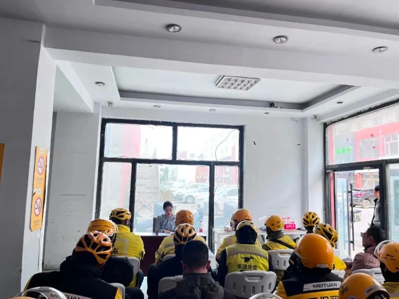 正蓝旗总工会多维发力传递党工温暖2.jpg