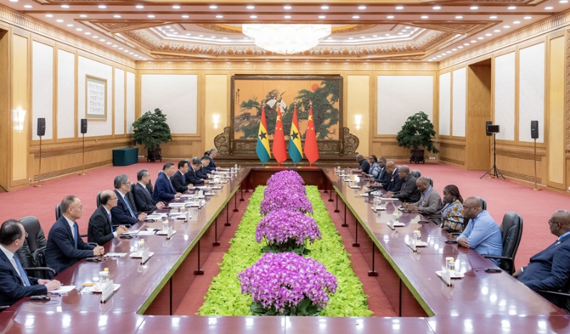 习近平会见加纳总统马哈马2.jpg