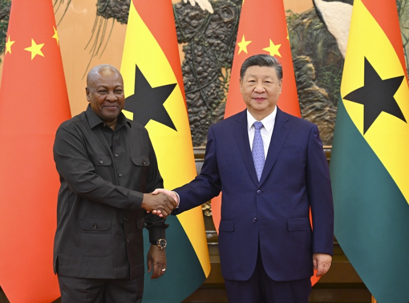 习近平会见加纳总统马哈马1.jpg