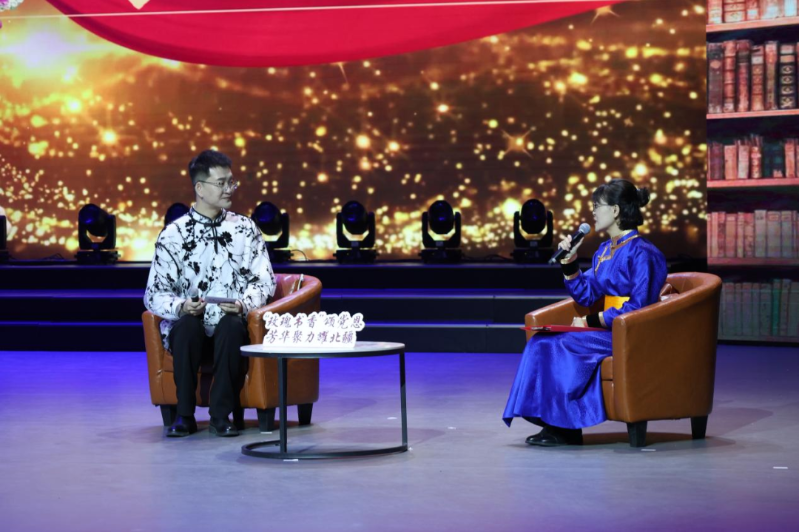 自治区总工会在乌兰察布市举办“玫瑰书香颂党恩，芳华聚力耀北疆”女职工示范性主题阅读活动3.png